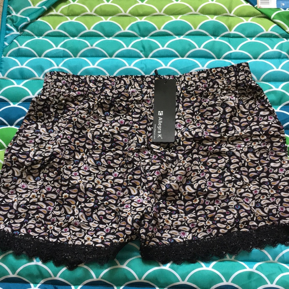 NWT Women’s Allegra K Paisley Elastic Waist Shorts